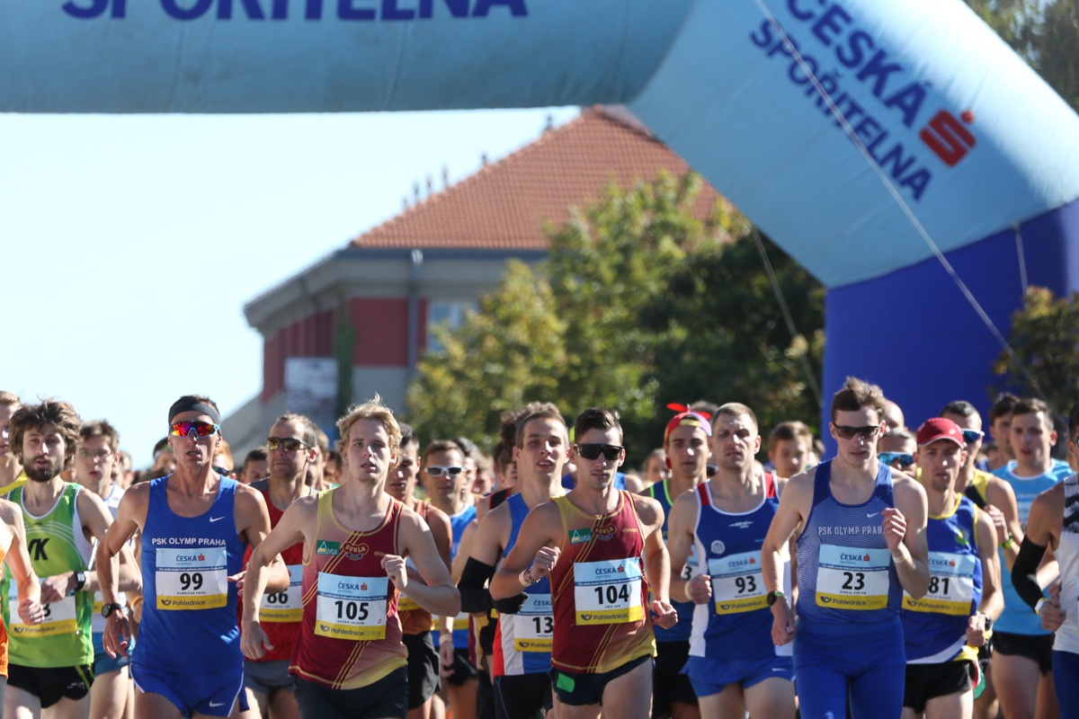 Start mistrovské kategorie, Roman Paulík vpravo s číslem 81