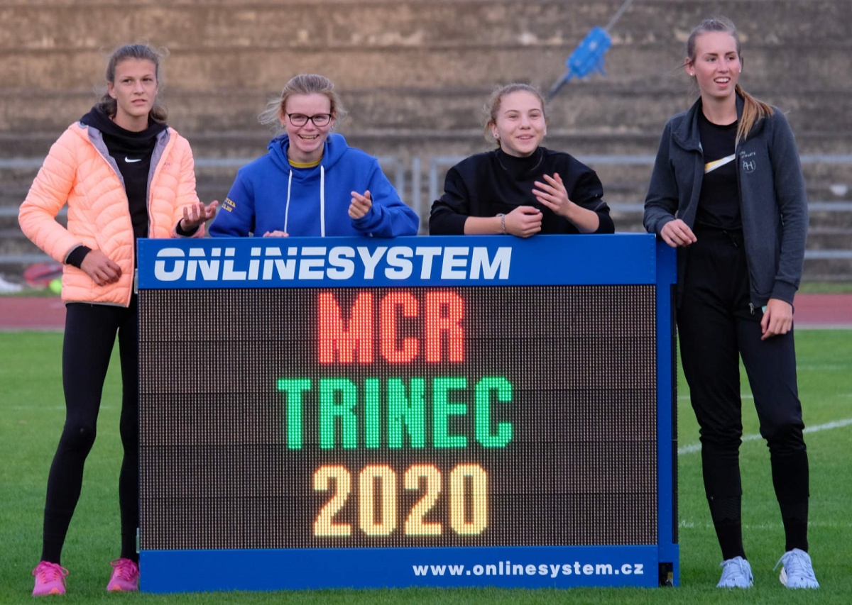 Štafeta starších žákyň MČR 2020 Třinec (Jana Piškulová - Eliška Grzybová - Adéla Fojtová - Karin Krejčiříková)