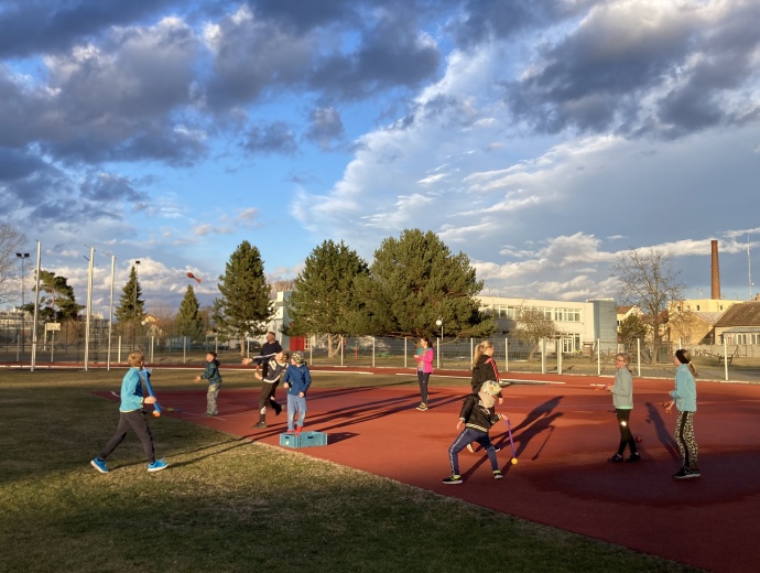 Dobrý den,   příští týden (Tj. 22.3. a 24.3.) se budou konat tréninky mladší a starší přípravky venku!!!!