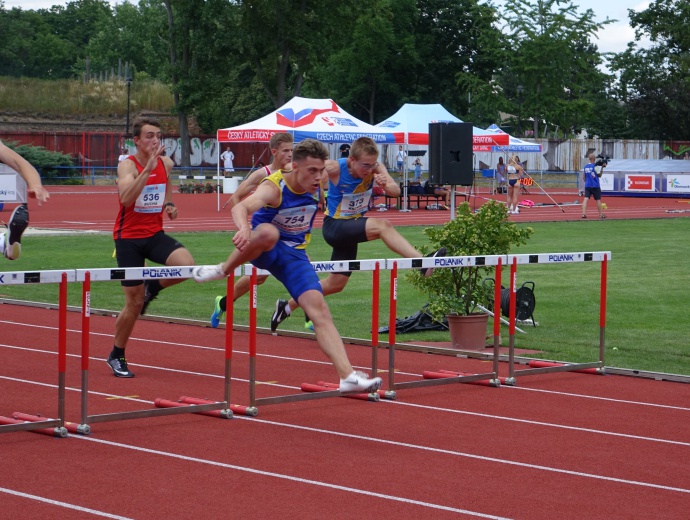Tomáš Oberndorfer rozběh 110m př. MČR Olomouc
