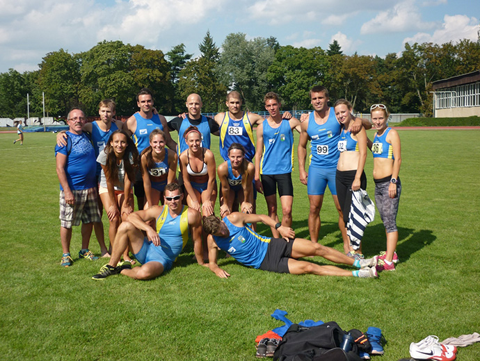 Společné foto mužů a žen po 4. kole I. ligy (20. srpna 2016).