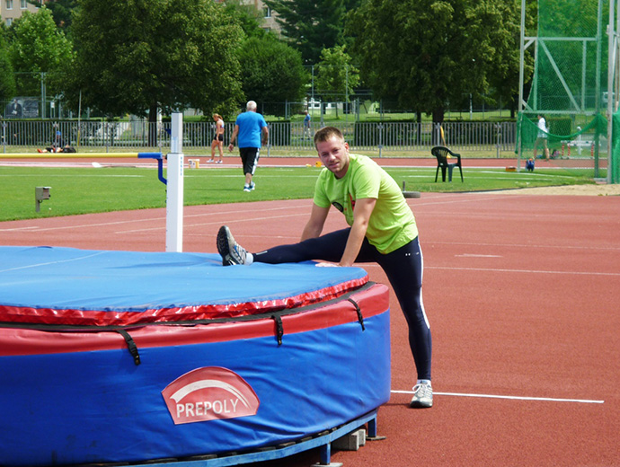 Jakub Lacina při rozcvičce v Uherském Hradišti.
