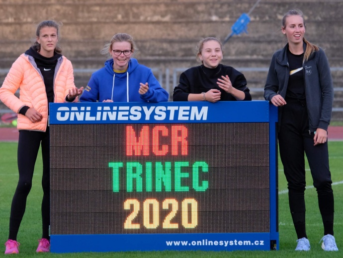 Štafeta starších žákyň MČR 2020 Třinec (Jana Piškulová - Eliška Grzybová - Adéla Fojtová - Karin Krejčiříková)